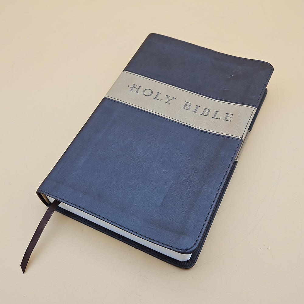 Holy Bible Tyndale New Living Translation 2013 Softcover Leather